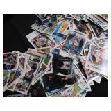 BIG LOT OF BASEBALL TRADING CARDS
