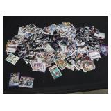 LOT OF BASEBALL TRADING CARDS