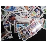 LOT OF BASEBALL TRADING CARDS