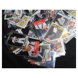 LOT OF BASEBALL TRADING CARDS