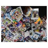 LOT OF FOOTBALL TRADING CARDS