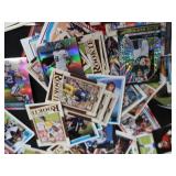 LOT OF FOOTBALL TRADING CARDS