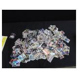 LARGE LOT OF BASEBALL TRADING CARDS