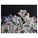 LARGE LOT OF BASEBALL TRADING CARDS