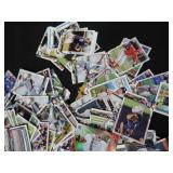 LARGE LOT OF BASEBALL TRADING CARDS