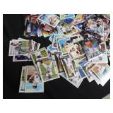 BIG LOT OF BASEBALL TRADING CARDS