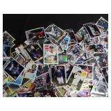 BIG LOT OF BASEBALL TRADING CARDS
