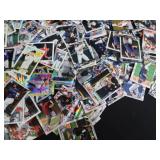 BIG LOT OF BASEBALL TRADING CARDS