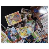 PRETTY BIG LOT OF BASEBALL TRADING CARDS