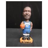 ASSORTMENT OF COLLECTIBLE SPORTS ITEMS