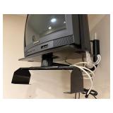 Panasonic 21-Inch CRT TV with Mounting Shelf Brackets