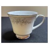 Noritake Legendary Sweet Leilani Teacups & Saucers - 8 pcs/ea