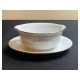 Noritake Legendary Sweet Leilani 7" Plates 8 pcs and Matching Gravy