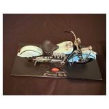 Models Maisto Cadillac Eldorado Biarritz (1959) & Indian Motorcycle & Harley-Davidson FLSTS Springer