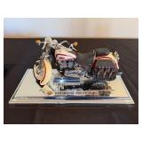 Models Maisto Cadillac Eldorado Biarritz (1959) & Indian Motorcycle & Harley-Davidson FLSTS Springer