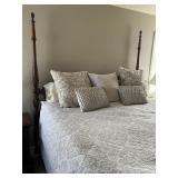 Kincaid Heritage King Four-Poster Bed - Dark Mahogany, Twisted Posts, Carved Details - Inc Kim Seibert Bed Coverings - Does NOT Inc Mattress