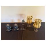 Vintage Iron Ornate Frame Stand with 2 Pinecone Finials & 2 Amber Glass Lamps