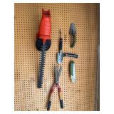 Black & Decker NH15B Hedge Trimmer 18V DC, 22 in Blade