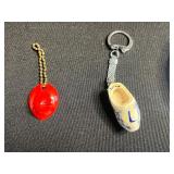 Samsonite Streamlite Vintage Train Case - Beige Aluminum Vanity Case & Accessories