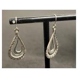 Coordinating Silver-Tone Filigree Necklace Set with Teardrop Earrings and Pendant