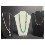 VTG Green Stone Knotted Bead Necklace with Gold Floral Pendant, Earrings & Gold Chain Necklace