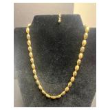 VTG Green Stone Knotted Bead Necklace with Gold Floral Pendant, Earrings & Gold Chain Necklace