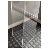 DR - Lucite Pillar Display Stand