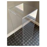 DR - Lucite - Clear Acrylic Pedestal