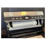 K - FoodSaver Vacuum Sealing System - with Sealing Bags