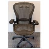 UL - Herman Miller Aeron Size C Office Chair - Black Mesh