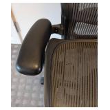 UL - Herman Miller Aeron Size C Office Chair - Black Mesh