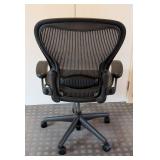 UL - Herman Miller Aeron Size C Office Chair - Black Mesh