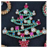 K - Christmas Brooches & Earrings (Tree, Wreath & Gift Box) (Lot of 4)