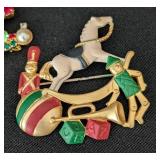 K - Christmas Brooches & Earrings (Tree, Wreath & Gift Box) (Lot of 4)