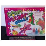 LB - Winnie the Pooh Plastic Dishes & Storage Box - Assorted Children