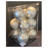 LR - Festive Ornaments