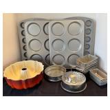 P - Bakeware - Muffin Pans, Bundt Pan, Bread Loaf Pans and More