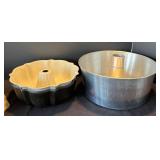 P - Bakeware including Muffin Tins, Molds, Bundt Pan and More