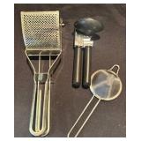 DR - Colanders & Kitchen Utensils