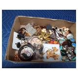 Flat of jewelry including Marvella, Bohrain, Scotland and more