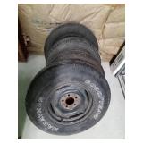 4 tires (1 on rim)