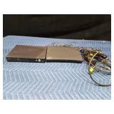 2 blue Ray DVD players )Samsung and LG)