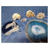 4 Geodes and 2 slabs of agates