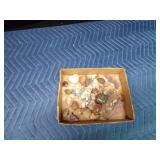 Flat of agates, amethyst and others