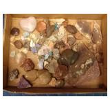 Flat of agates, amethyst and others