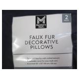 2 Pack of new faux fur decorative p...