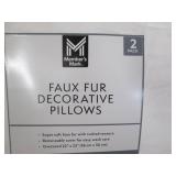 2 Pack of new faux fur decorative p...