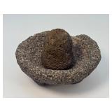 Authentic Hand-Carved Volcanic Stone Molcajete (Mortar & Pestle).   2 lbs 1.1 oz / 940 g.