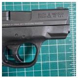 Smith & Wesson MP. 40 Shield .40 S&W 3" Barrel Thumb Safety