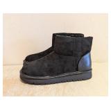 NEW CAT & JACK KIDS HONOR BOOTS SIZE 3 BLACK